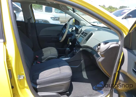 2016 Chevrolet Sonic Lt Auto z USA, uszkodzony, nr VIN 1G1JC6SH1G4117454